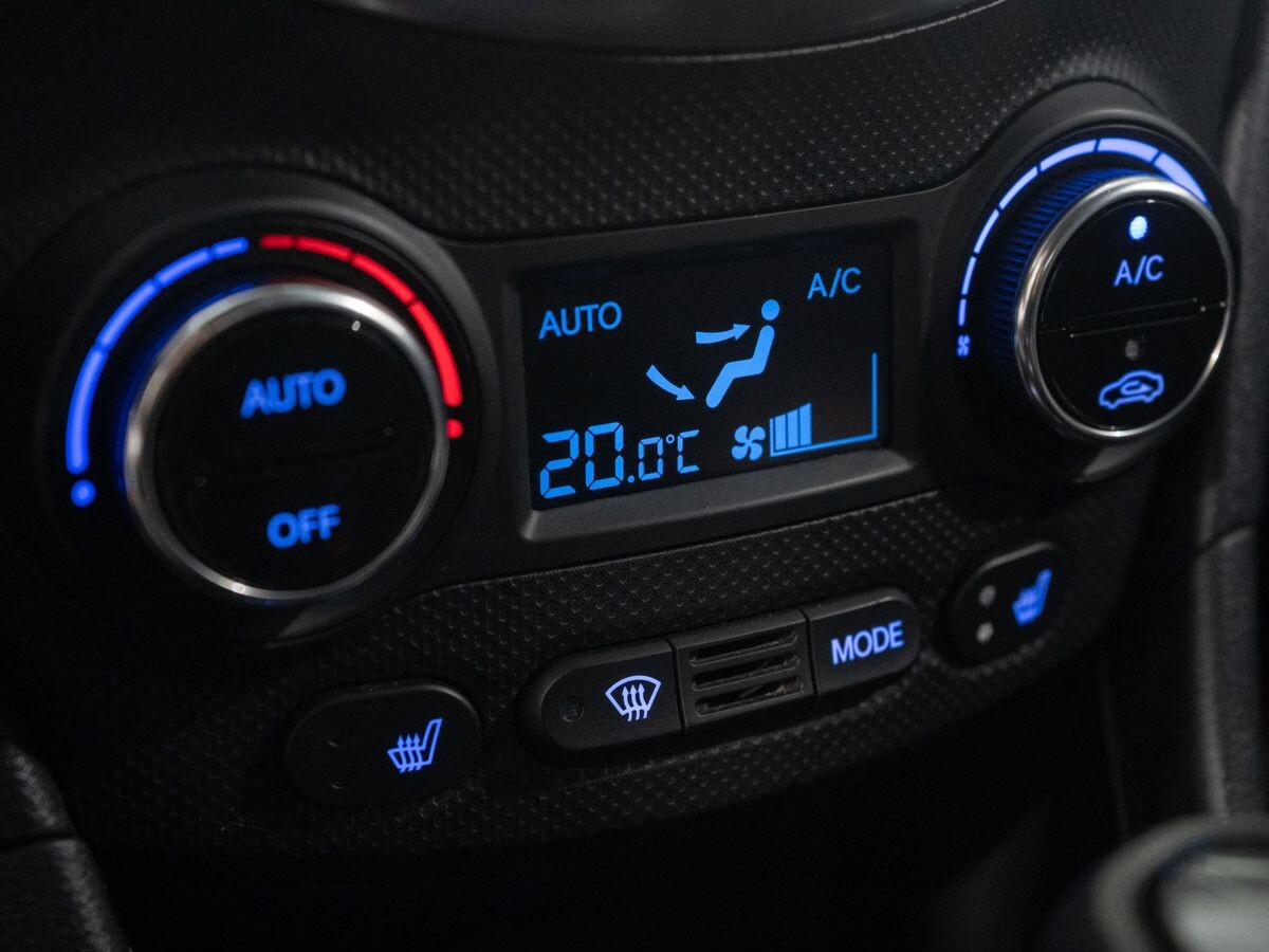 Hyundai Solaris 2015 - фото автомобиля