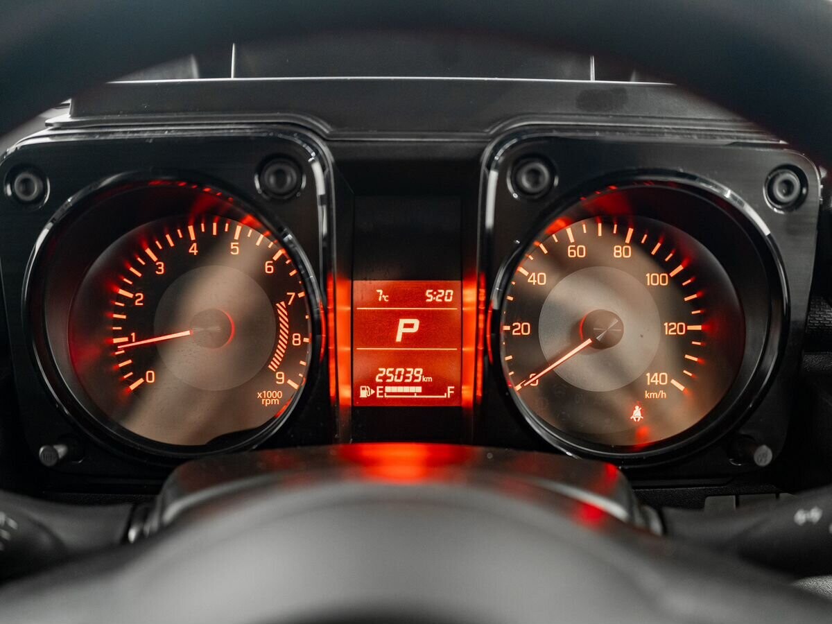 Suzuki Jimny 2021 - фото автомобиля