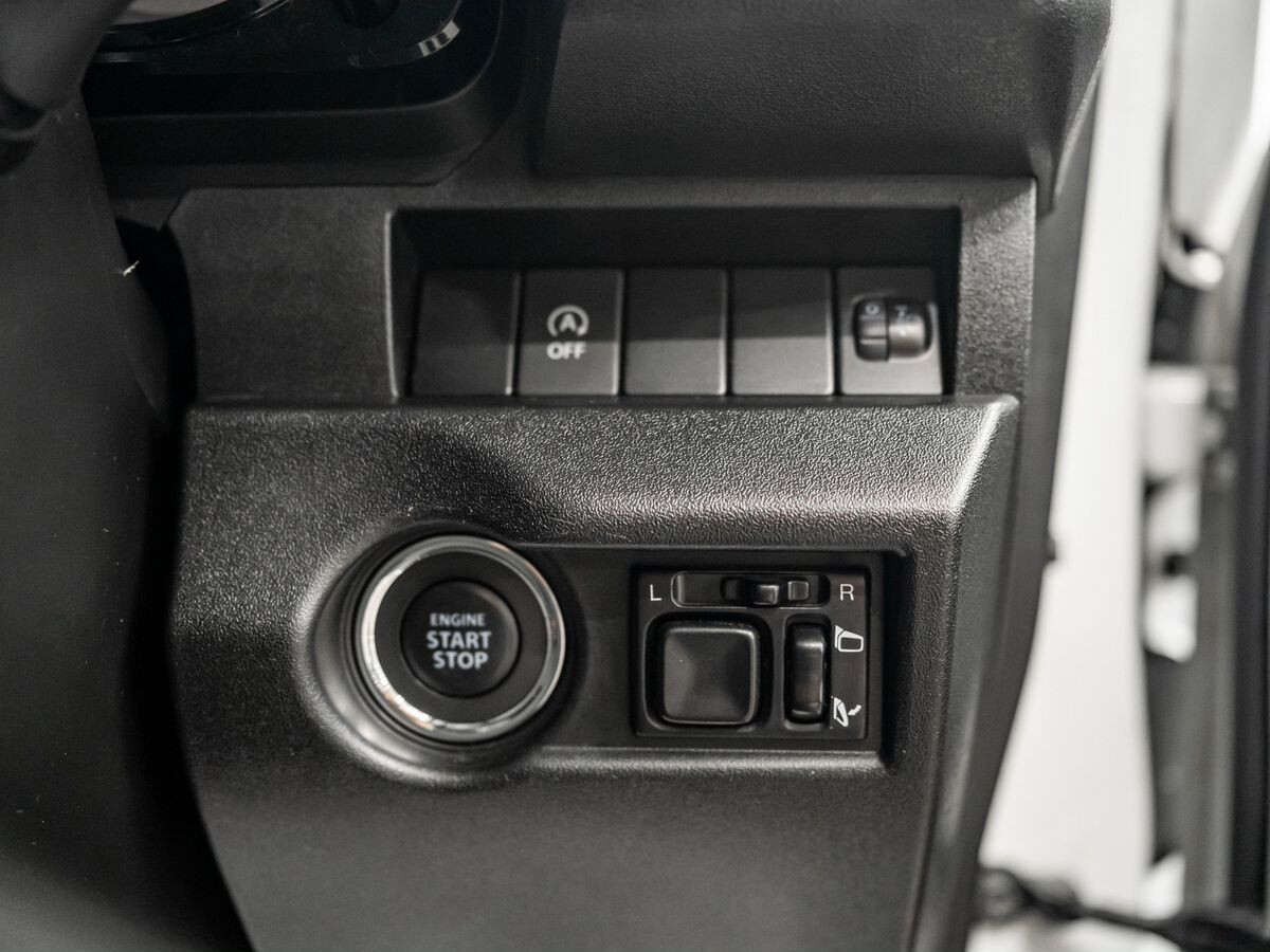 Suzuki Jimny 2021 - фото автомобиля