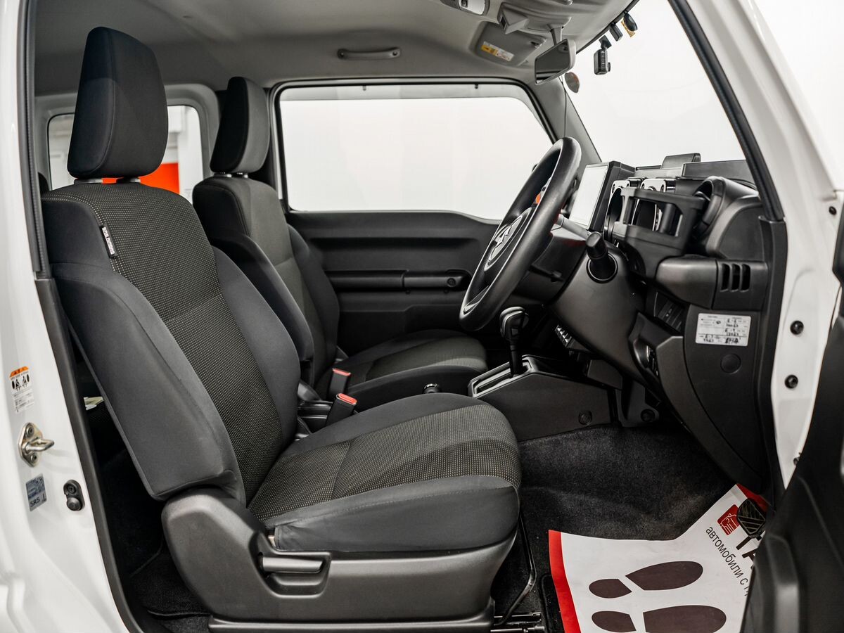 Suzuki Jimny 2021 - фото автомобиля