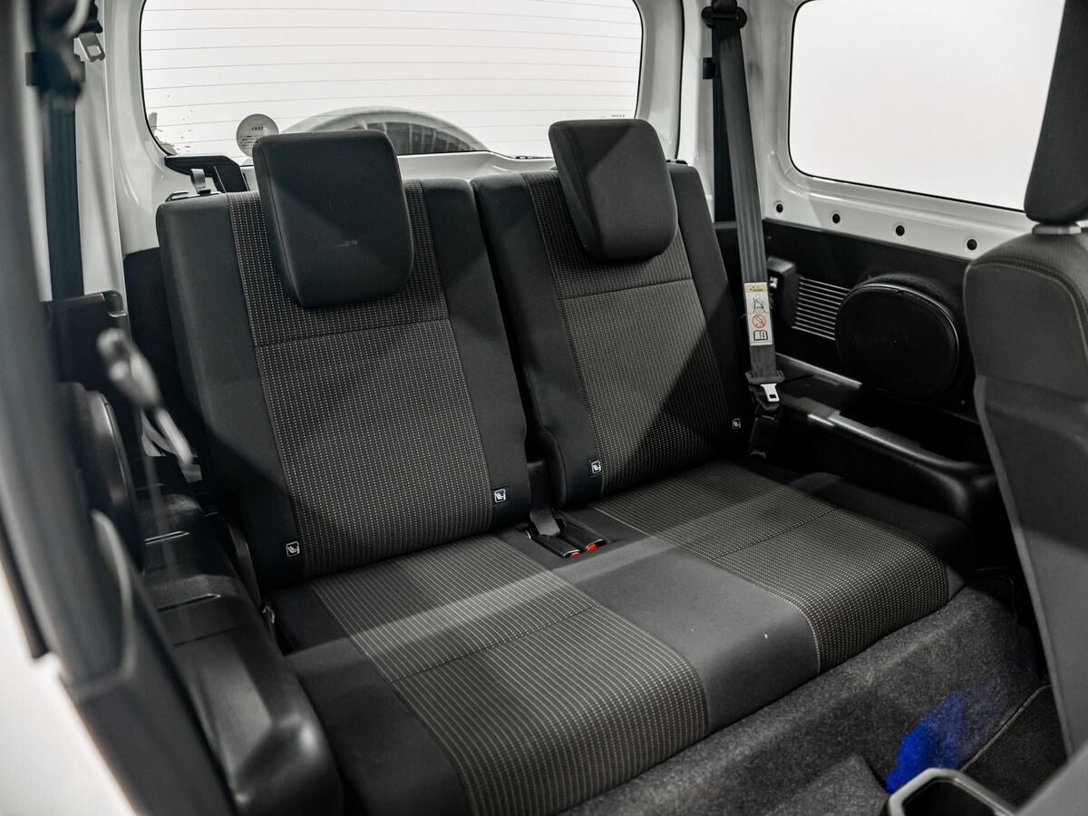 Suzuki Jimny 2021 - фото автомобиля