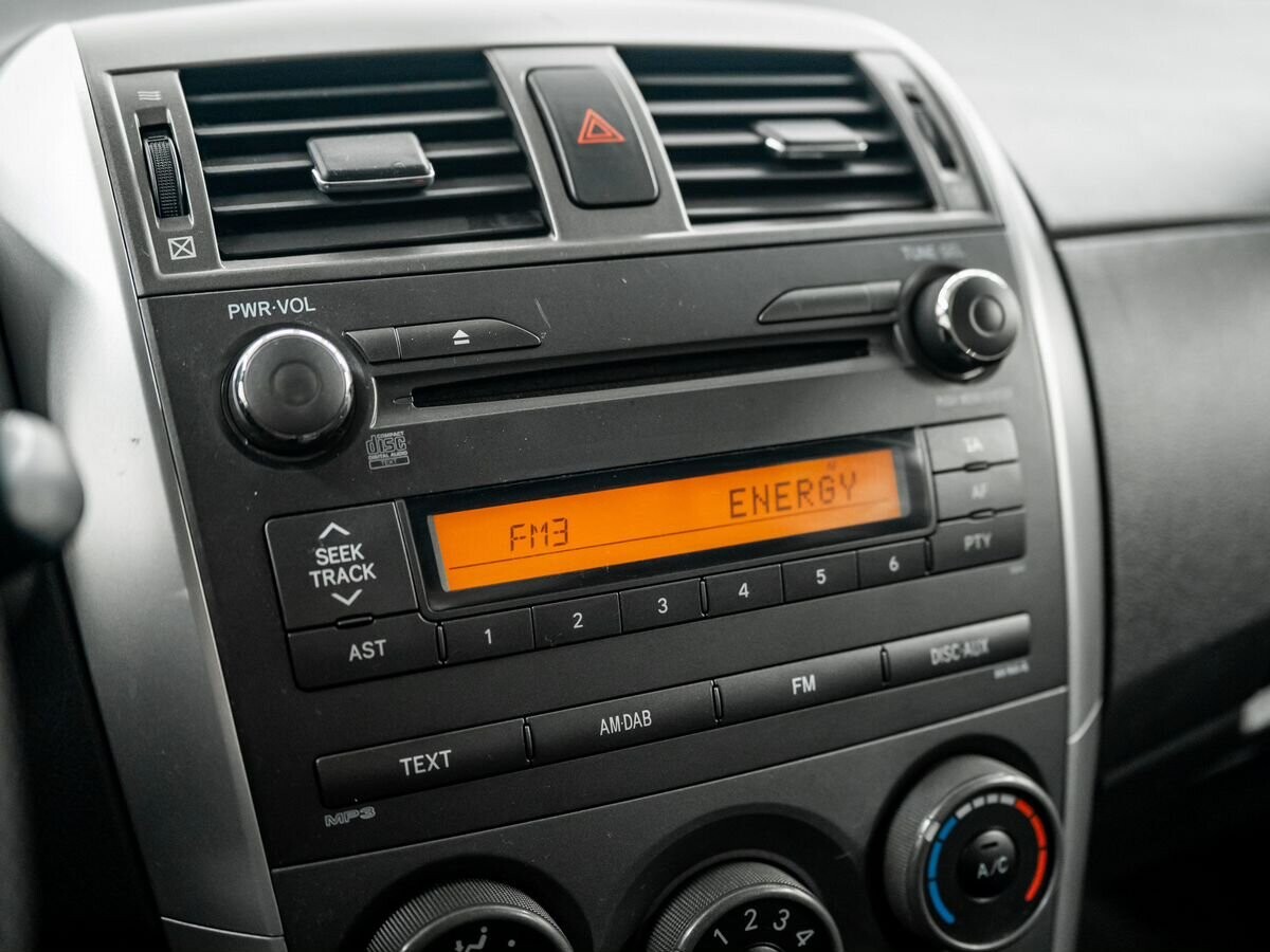 Toyota Corolla 2012 - фото автомобиля