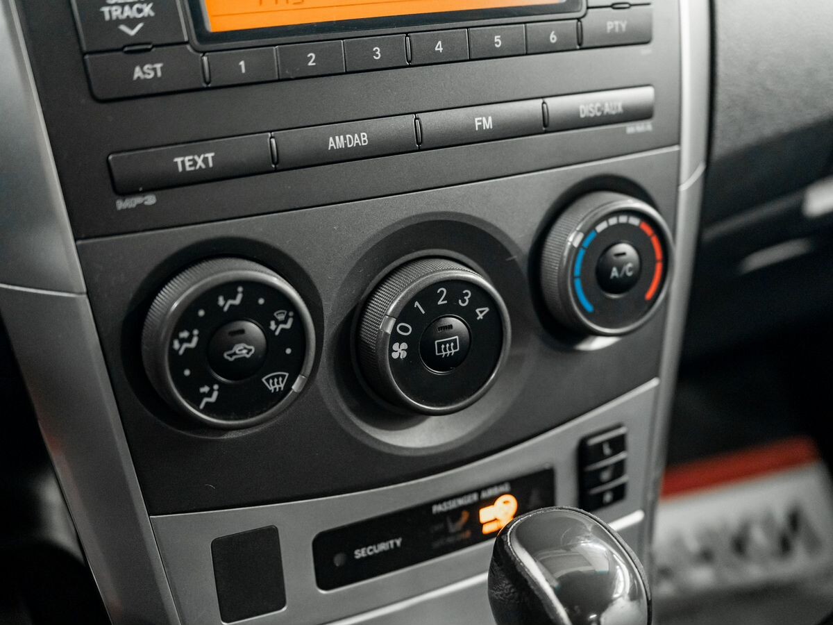Toyota Corolla 2012 - фото автомобиля
