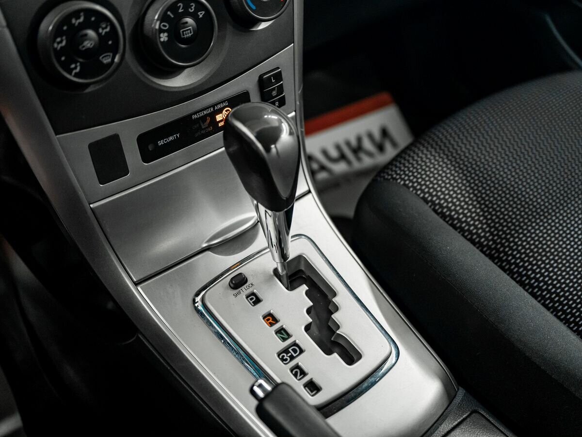 Toyota Corolla 2012 - фото автомобиля
