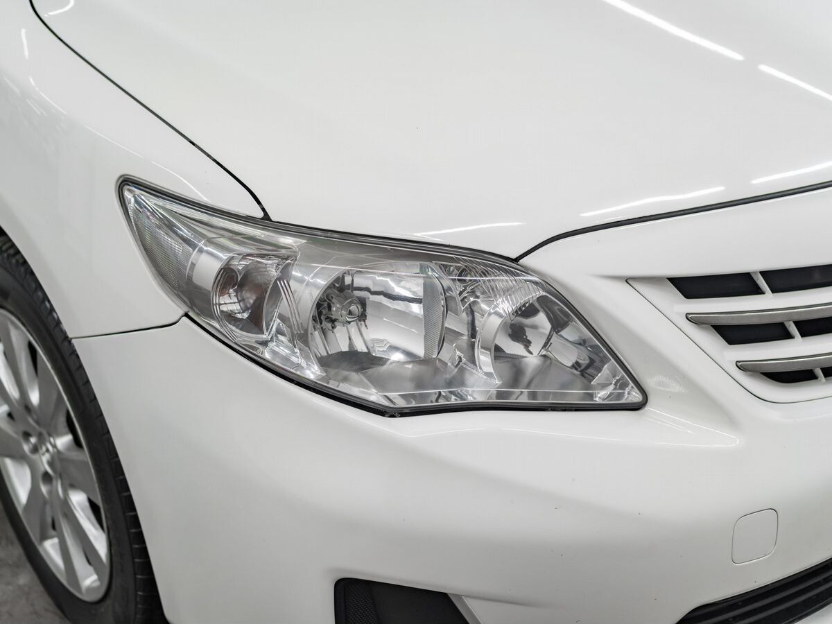 Toyota Corolla 2012 - фото автомобиля