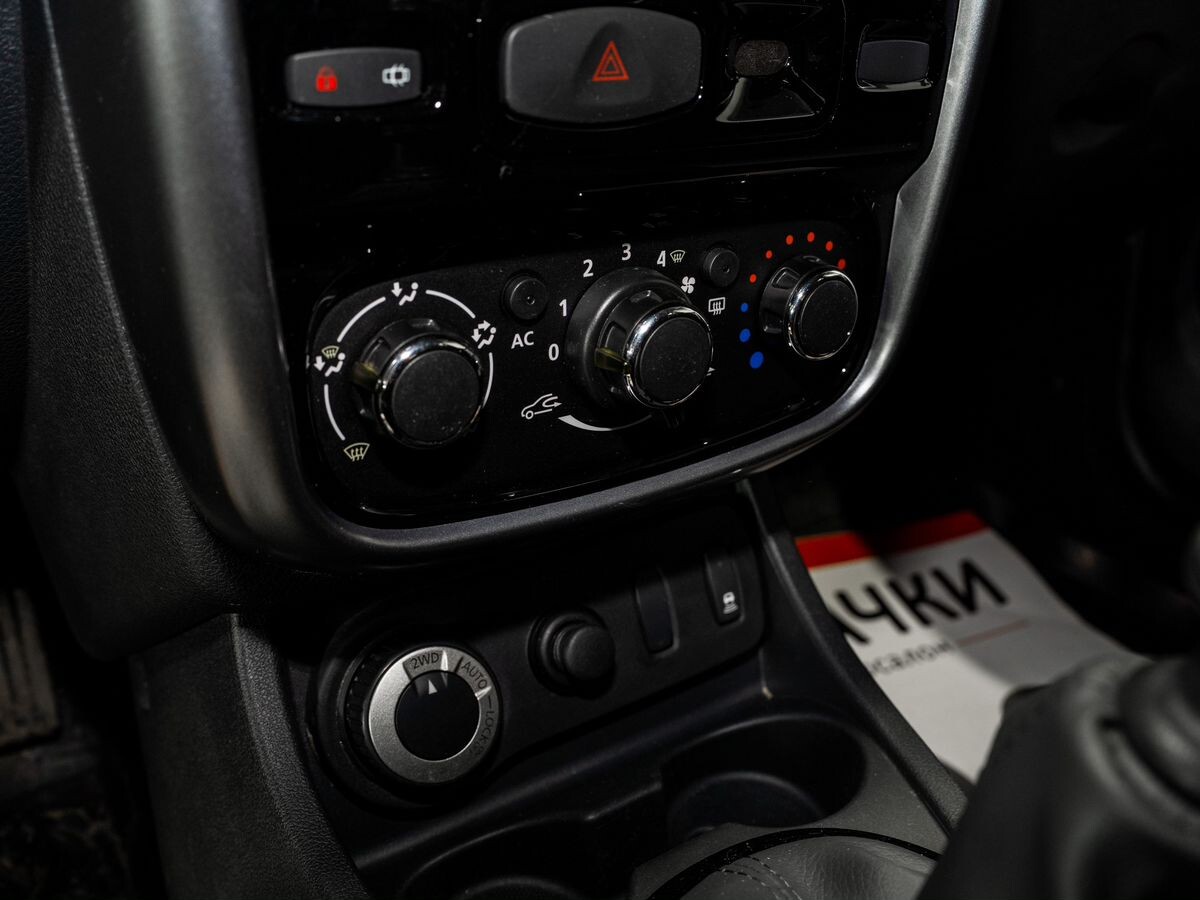 Renault Duster 2012 - фото автомобиля