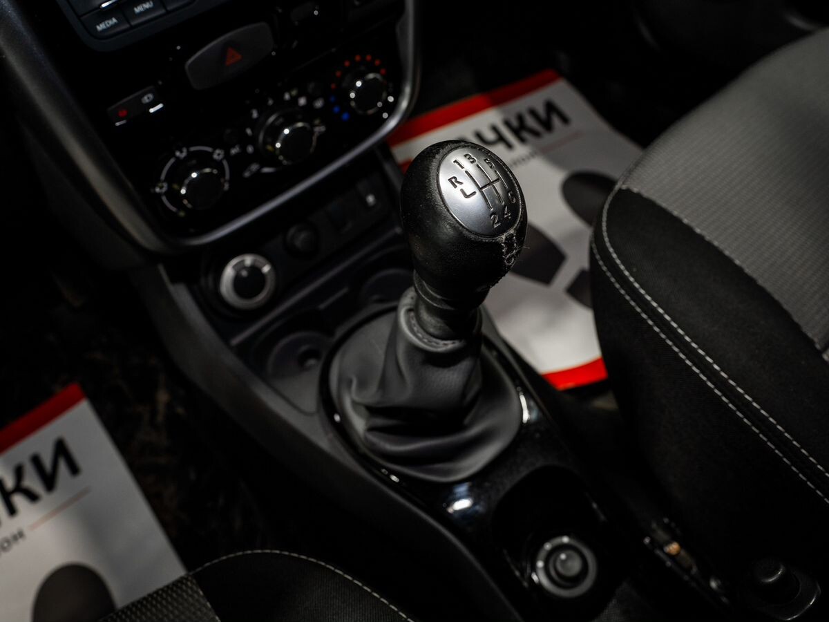 Renault Duster 2012 - фото автомобиля