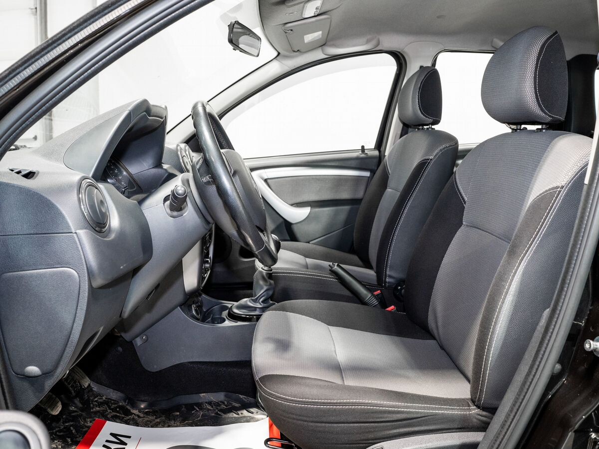 Renault Duster 2012 - фото автомобиля