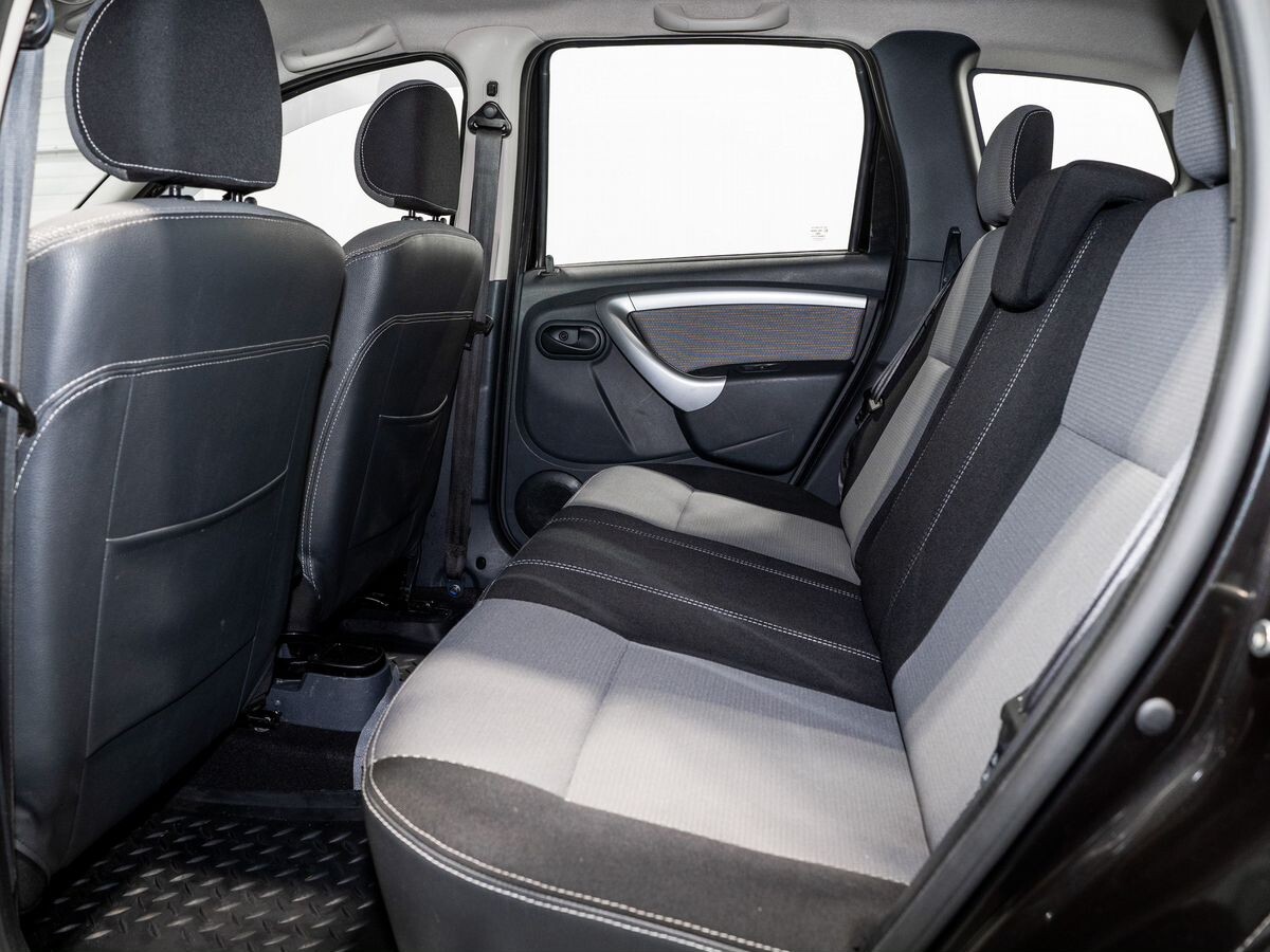 Renault Duster 2012 - фото автомобиля