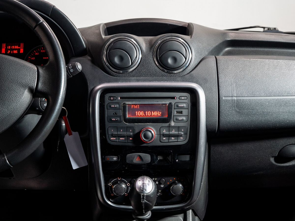Renault Duster 2012 - фото автомобиля