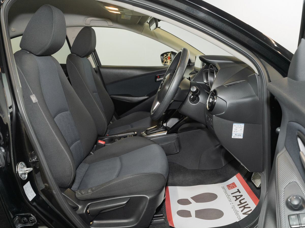 Mazda Demio 2015 - фото автомобиля