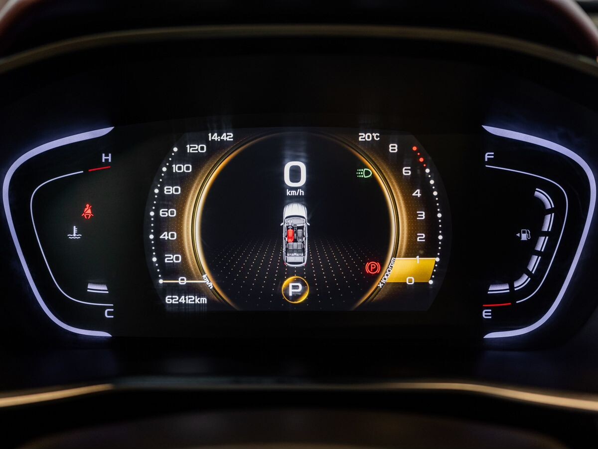 Geely Coolray 2021 - фото автомобиля