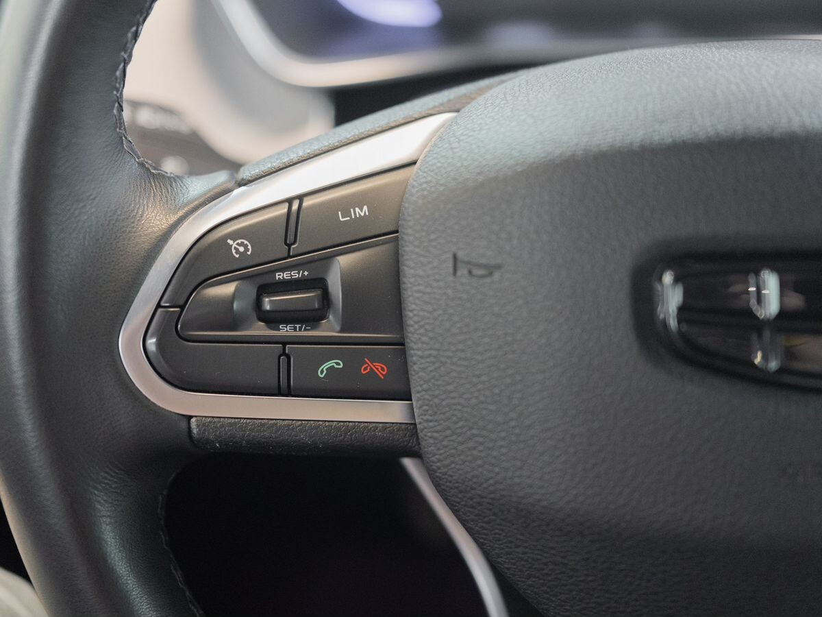 Geely Coolray 2021 - фото автомобиля