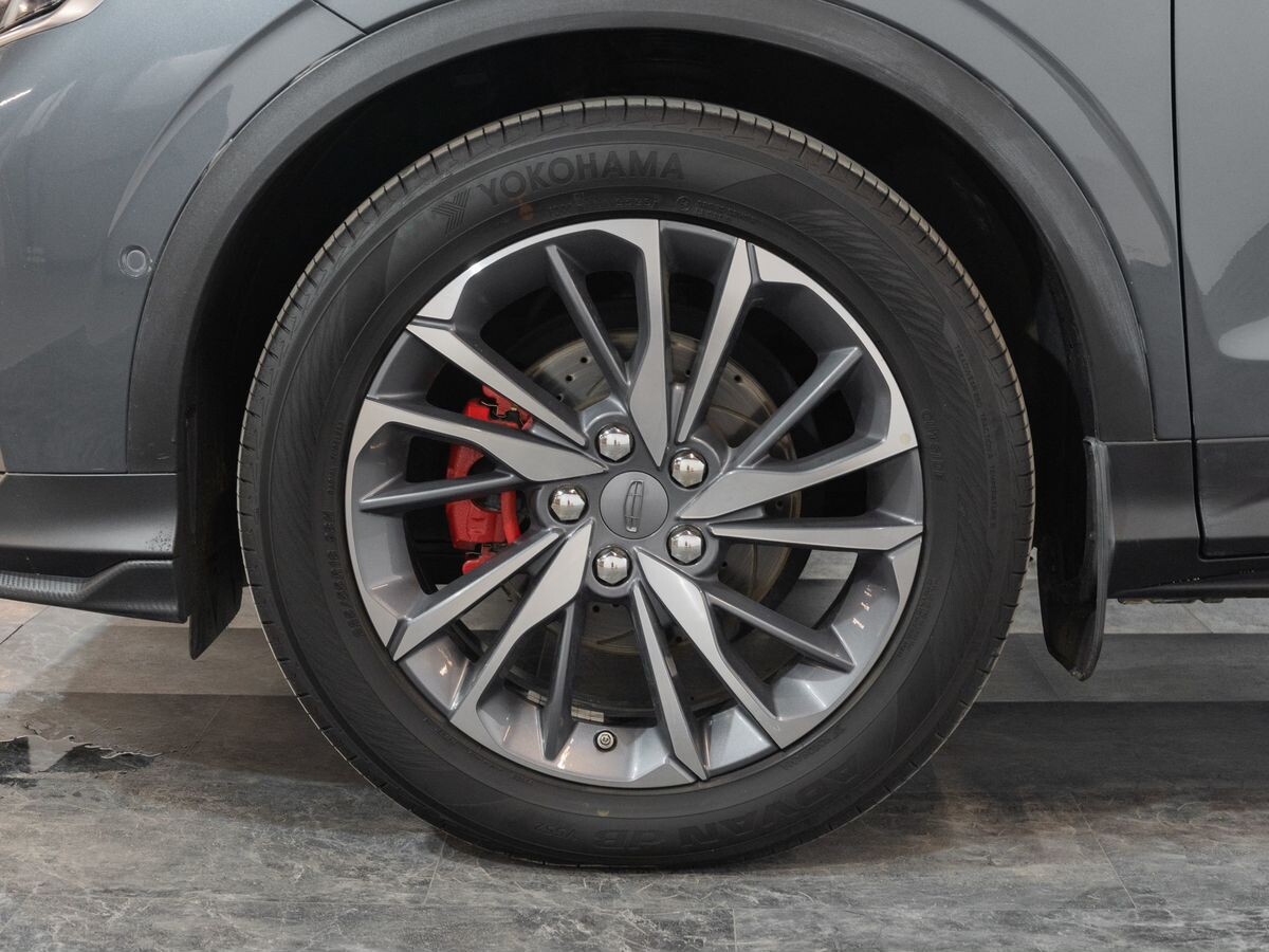 Geely Coolray 2021 - фото автомобиля