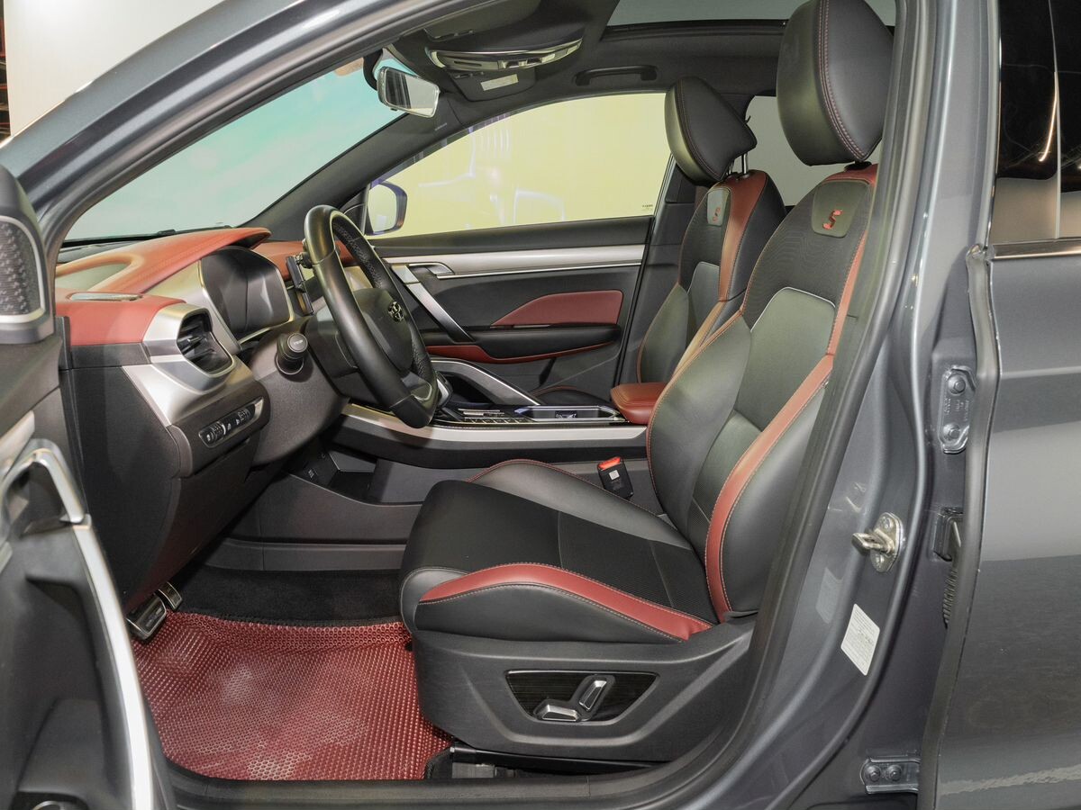 Geely Coolray 2021 - фото автомобиля
