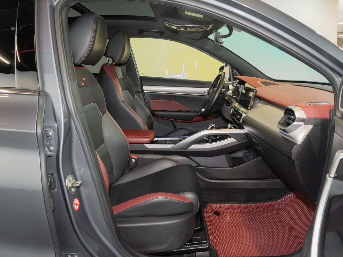 Geely Coolray 2021 - фото автомобиля