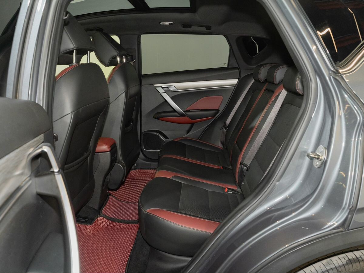Geely Coolray 2021 - фото автомобиля