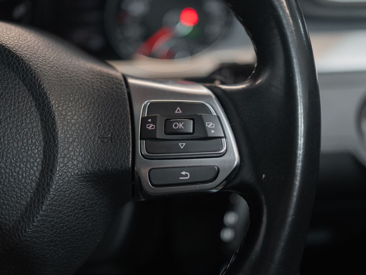 Volkswagen Passat 2014 - фото автомобиля