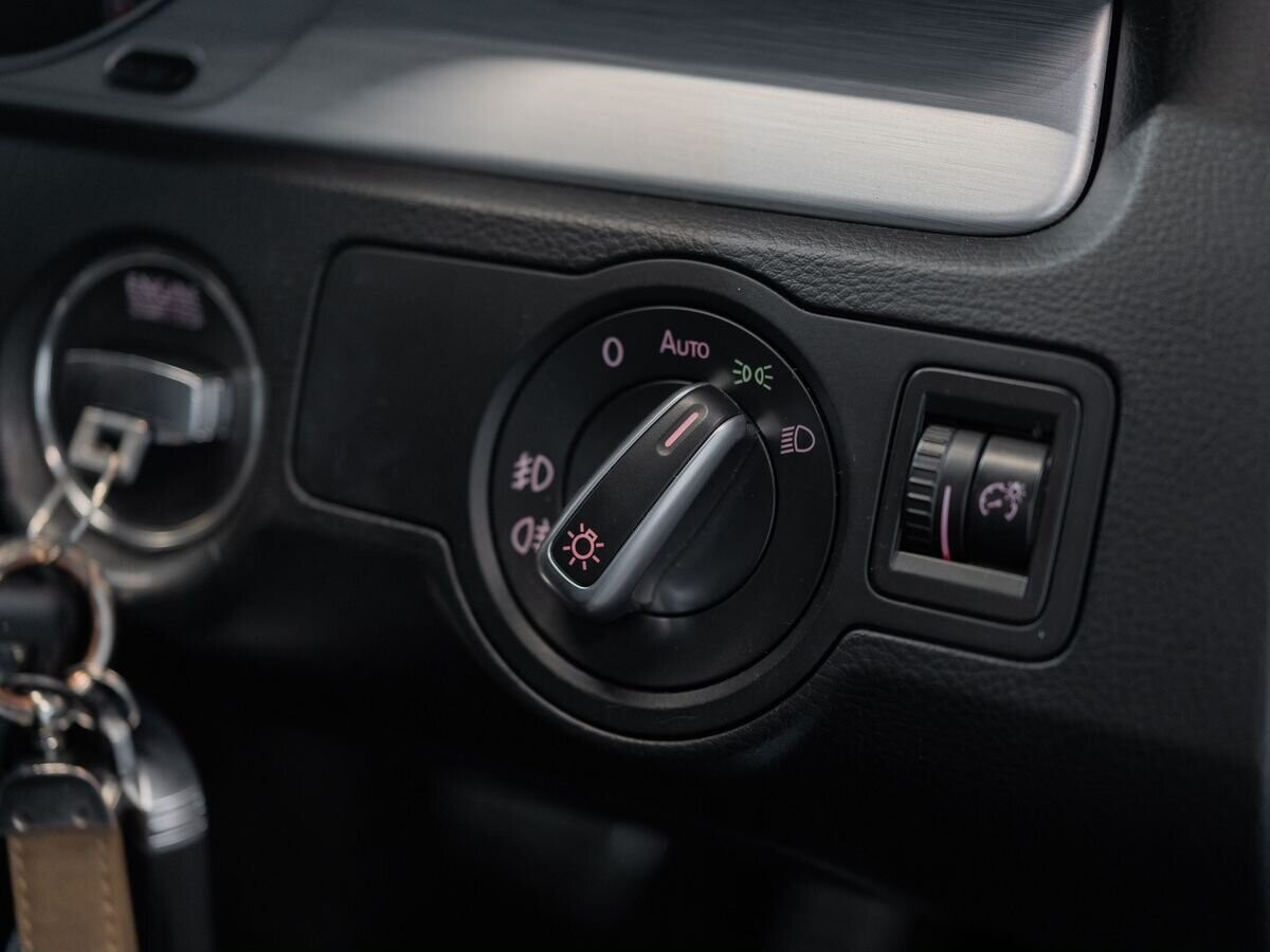 Volkswagen Passat 2014 - фото автомобиля