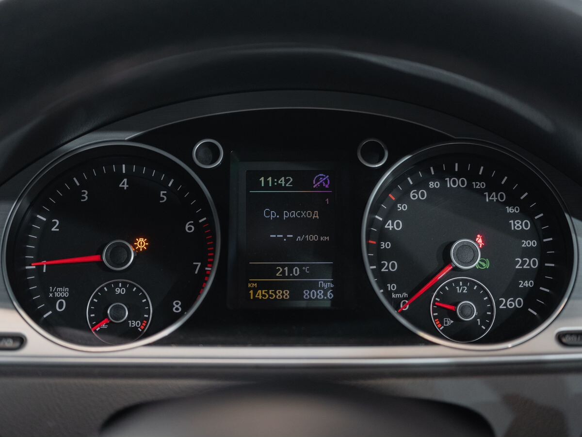 Volkswagen Passat 2014 - фото автомобиля