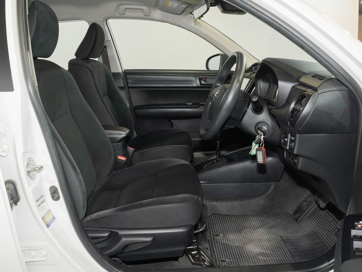 Toyota Corolla Axio 2019 - фото автомобиля