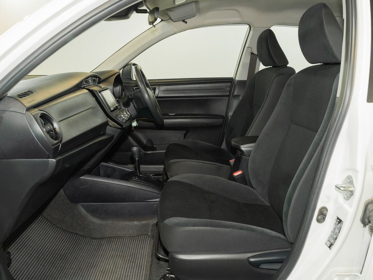 Toyota Corolla Axio 2019 - фото автомобиля