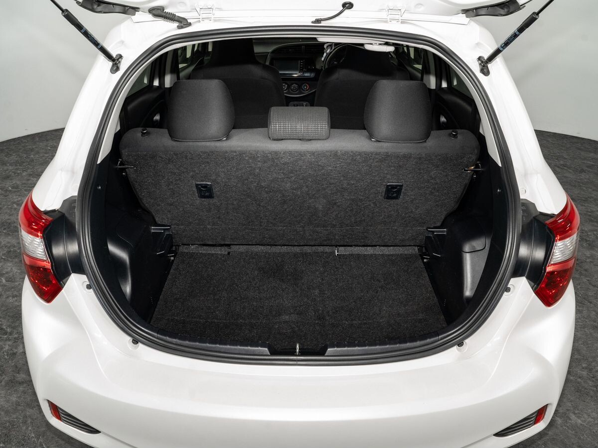 Toyota Vitz 2019 - фото автомобиля