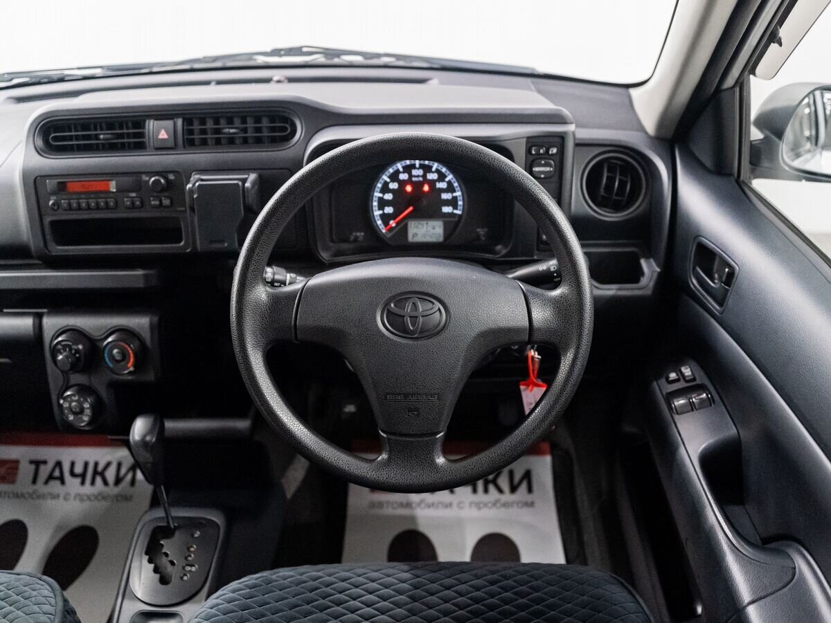 Toyota Succeed 2019 - фото автомобиля