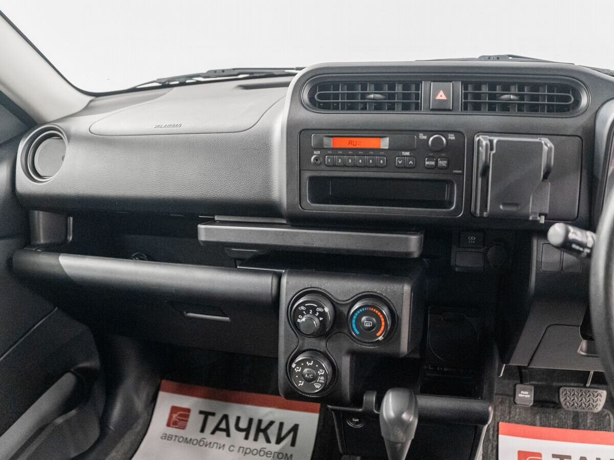 Toyota Succeed 2019 - фото автомобиля