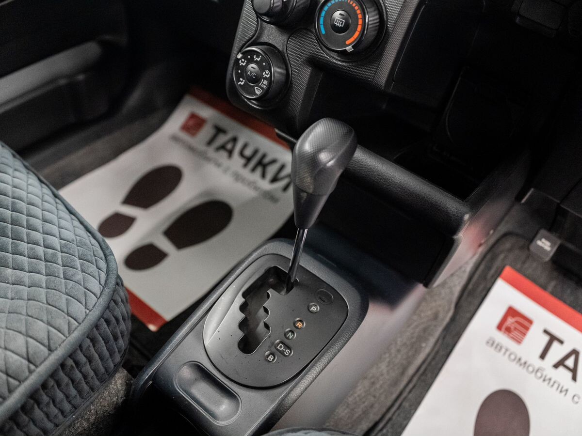Toyota Succeed 2019 - фото автомобиля