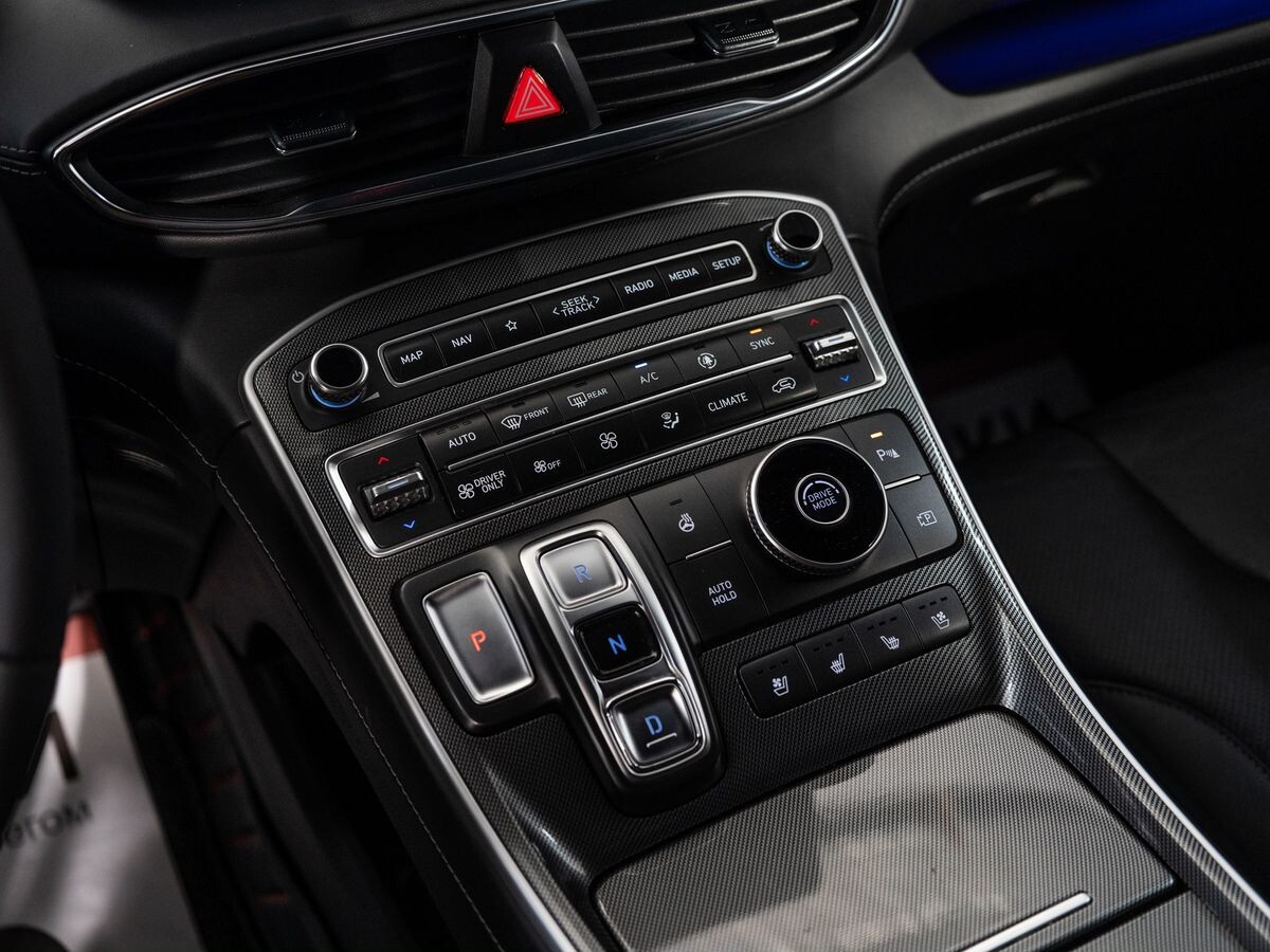 Hyundai Santa Fe 2022 - фото автомобиля