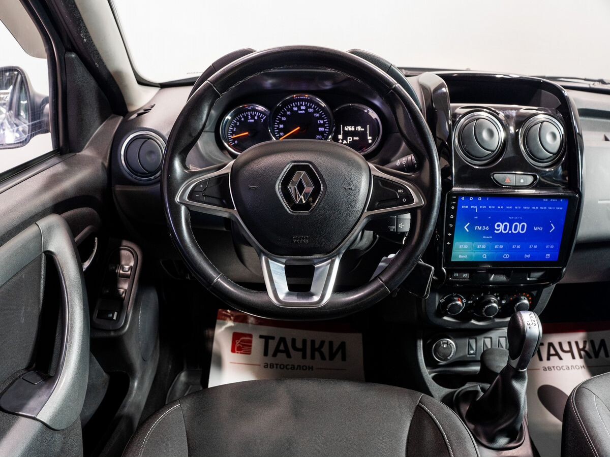 Renault Duster 2020 - фото автомобиля