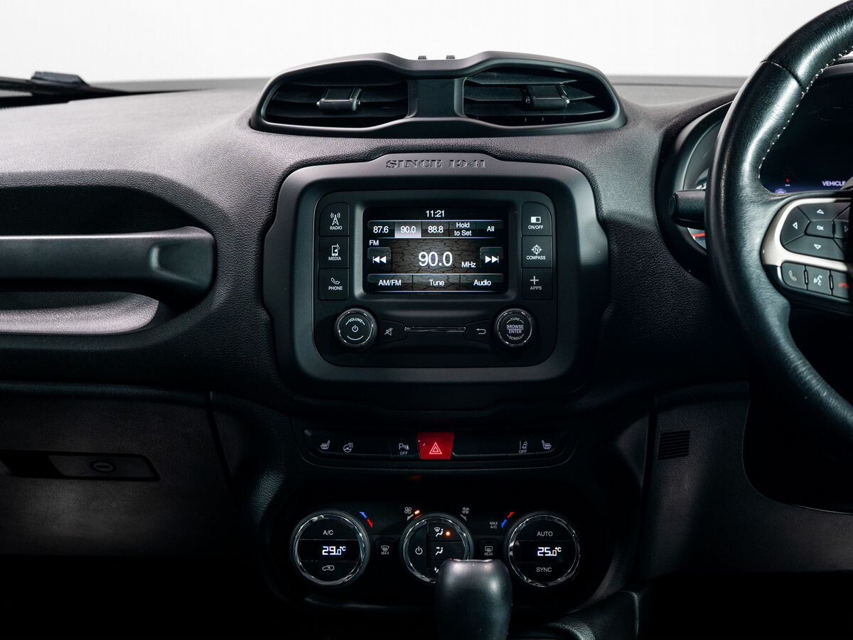 Jeep Renegade 2016 - фото автомобиля
