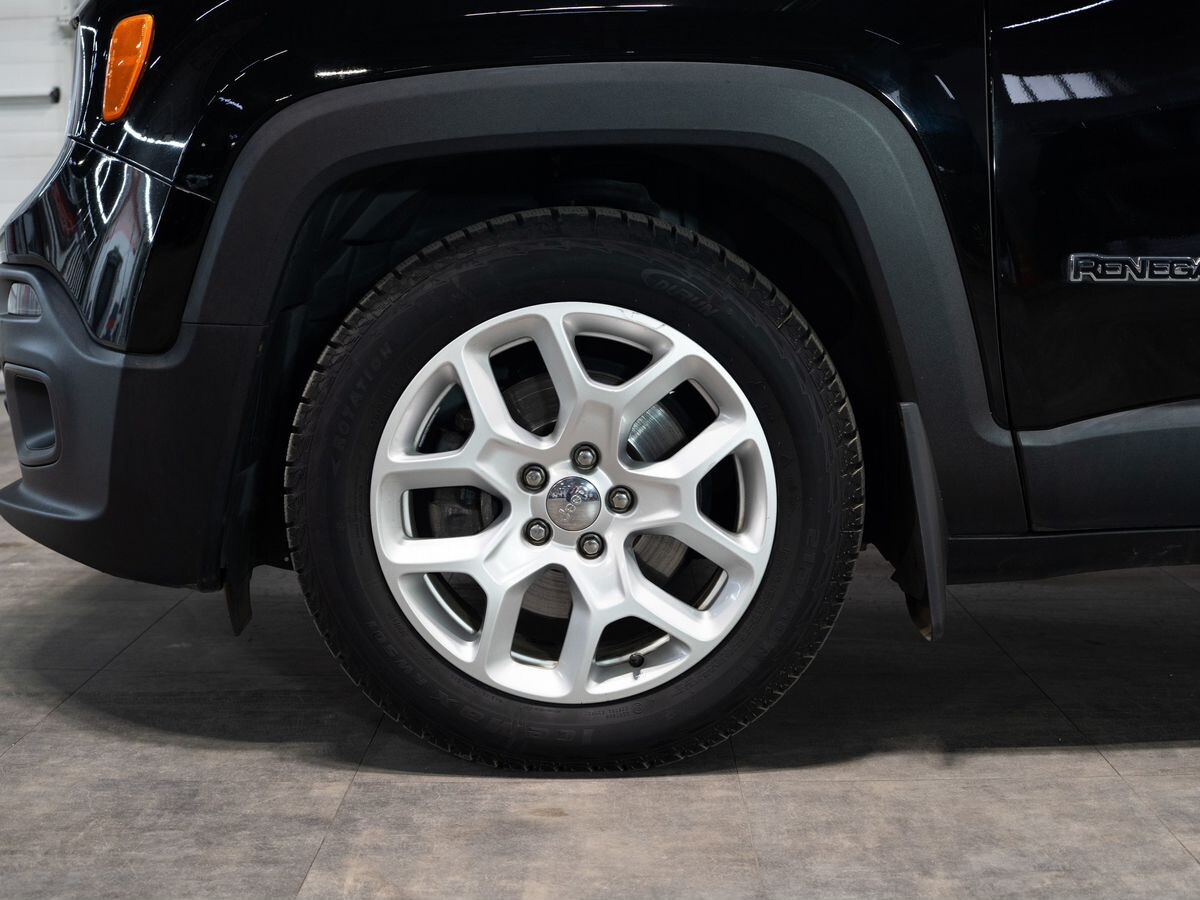 Jeep Renegade 2016 - фото автомобиля