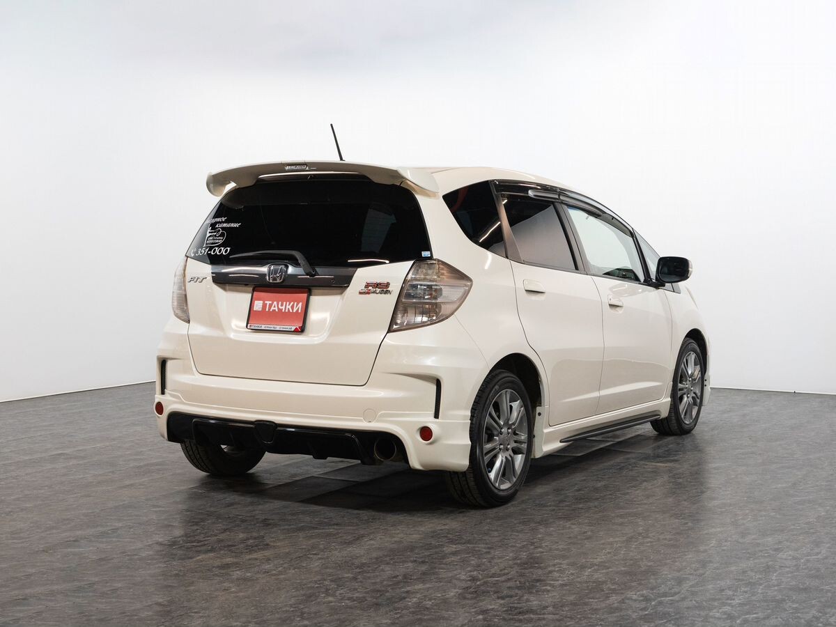 Honda Fit 2011 - фото автомобиля