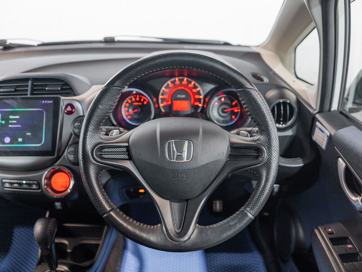 Honda Fit 2011 - фото автомобиля