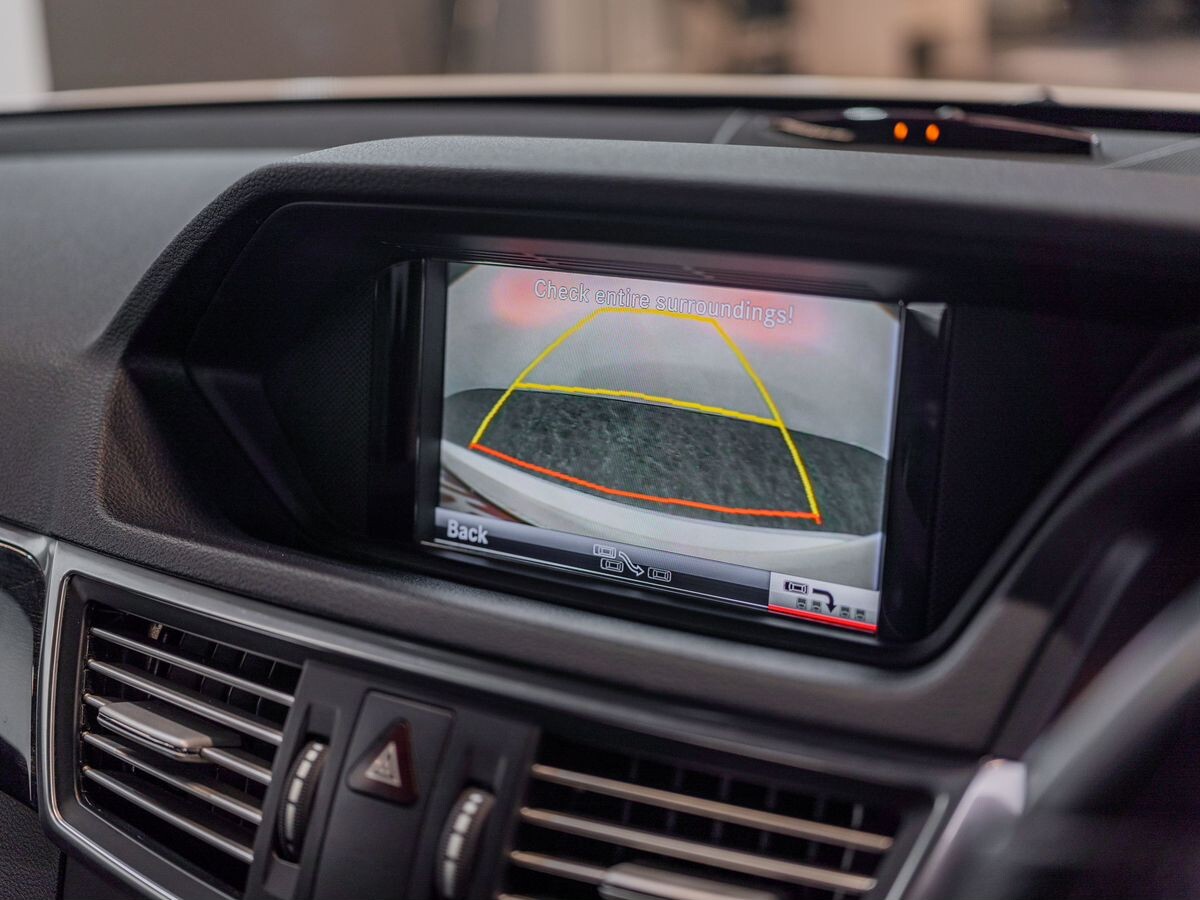 Mercedes-Benz E-Class 2013 - фото автомобиля