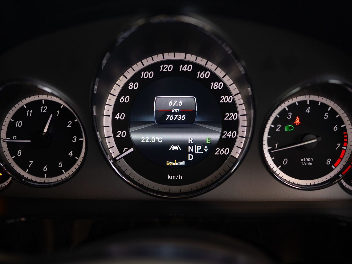 Mercedes-Benz E-Class 2013 - фото автомобиля