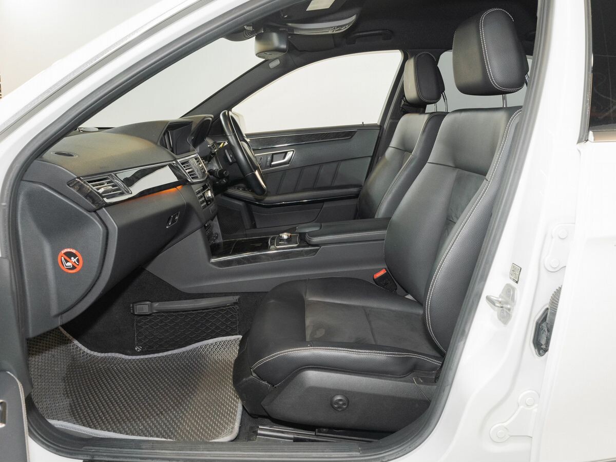 Mercedes-Benz E-Class 2013 - фото автомобиля