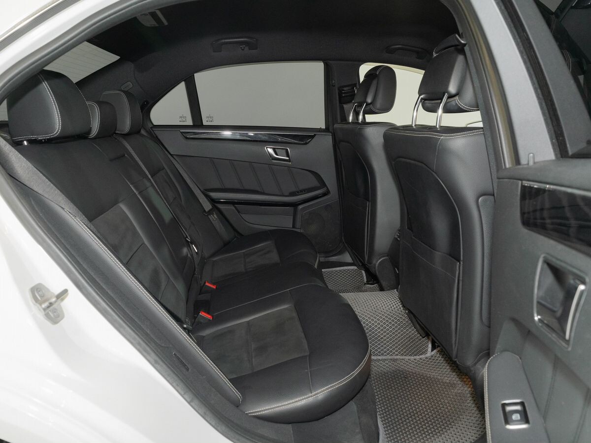 Mercedes-Benz E-Class 2013 - фото автомобиля