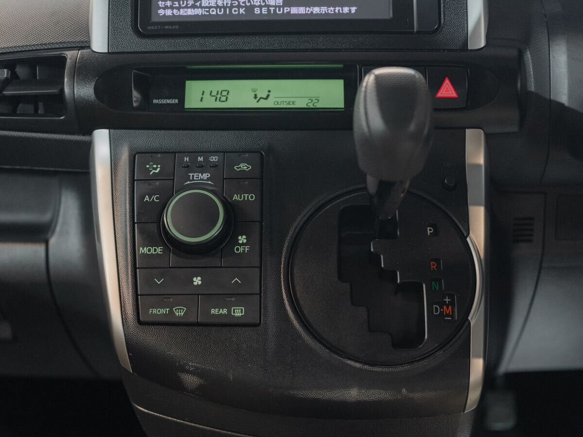 Toyota Wish 2013 - фото автомобиля
