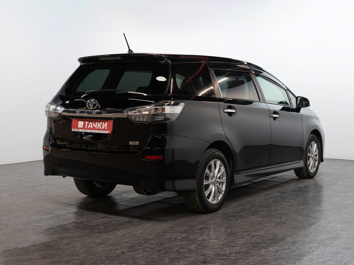 Toyota Wish 2013 - фото автомобиля