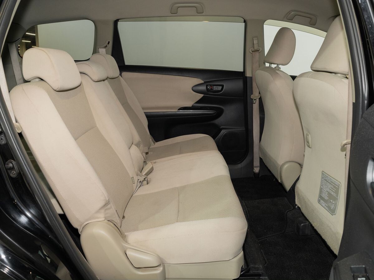 Toyota Wish 2013 - фото автомобиля