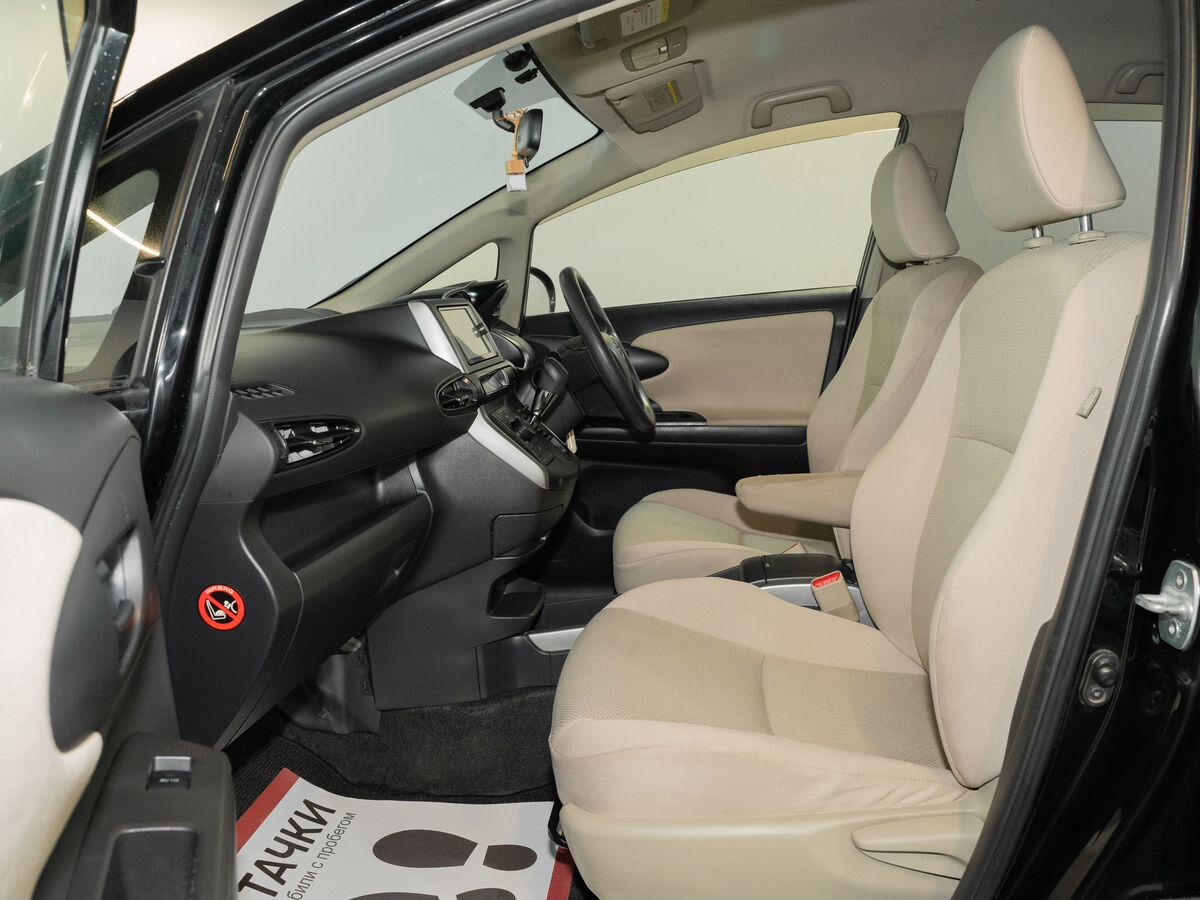 Toyota Wish 2013 - фото автомобиля