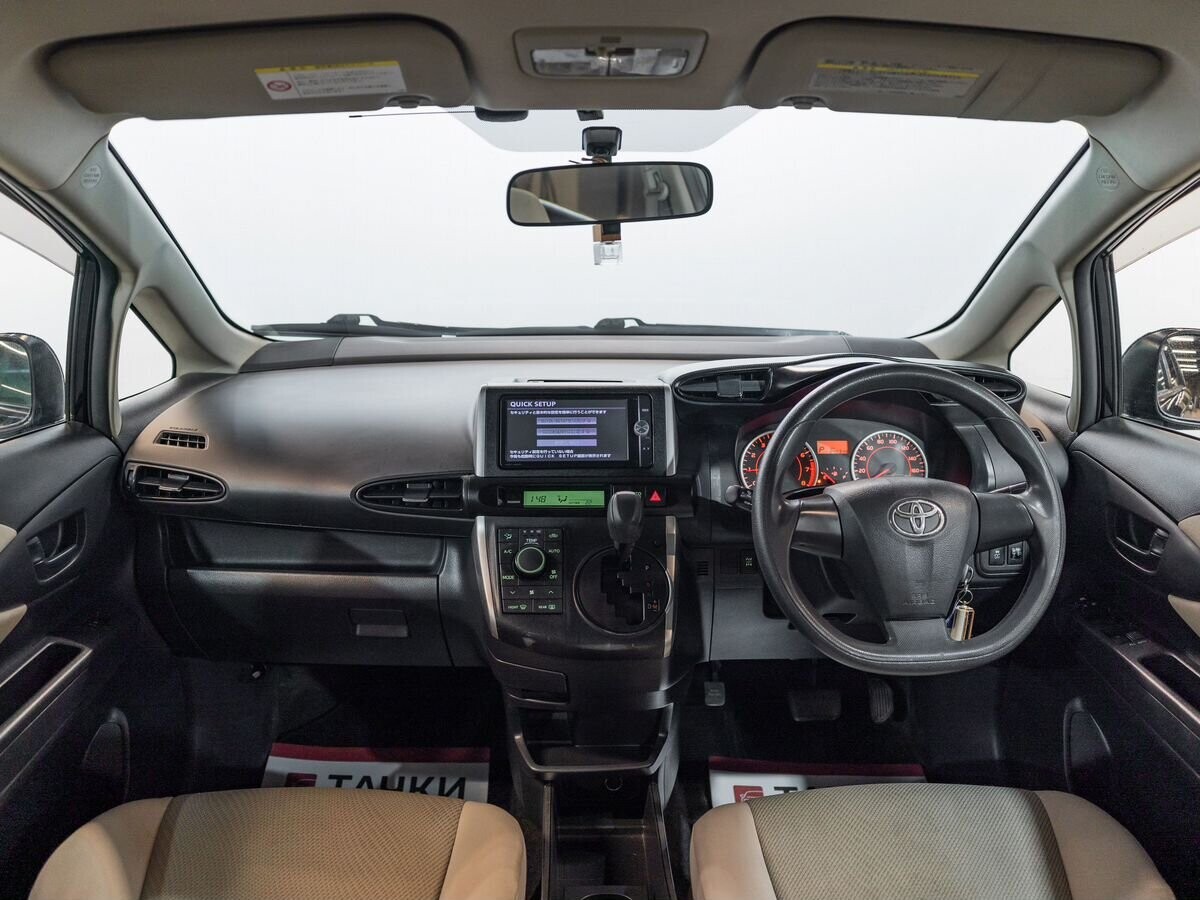 Toyota Wish 2013 - фото автомобиля