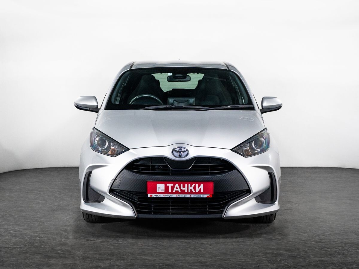 Toyota Yaris 2021 - фото автомобиля