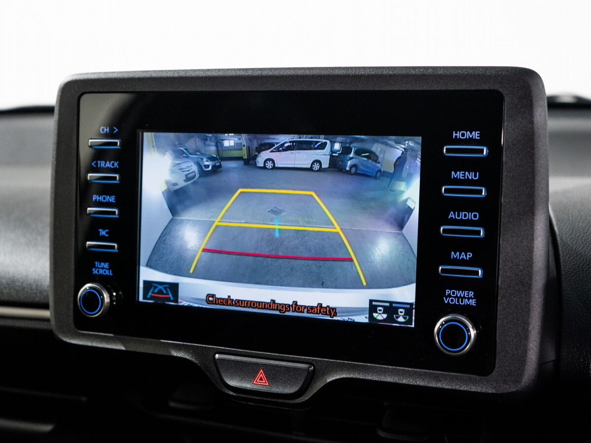 Toyota Yaris 2021 - фото автомобиля