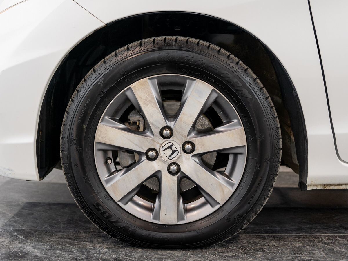 Honda Freed 2013 - фото автомобиля