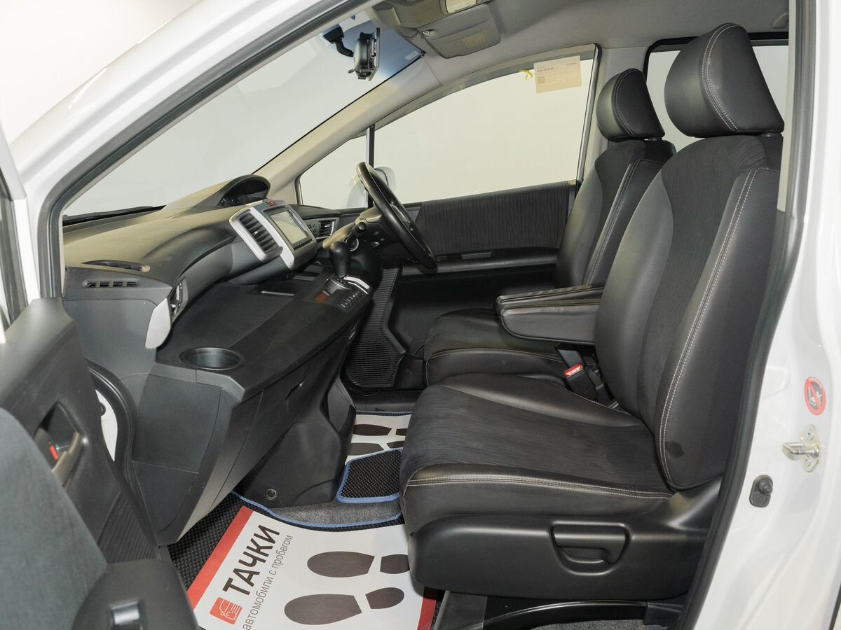 Honda Freed 2013 - фото автомобиля