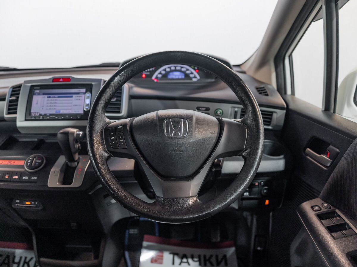Honda Freed 2013 - фото автомобиля